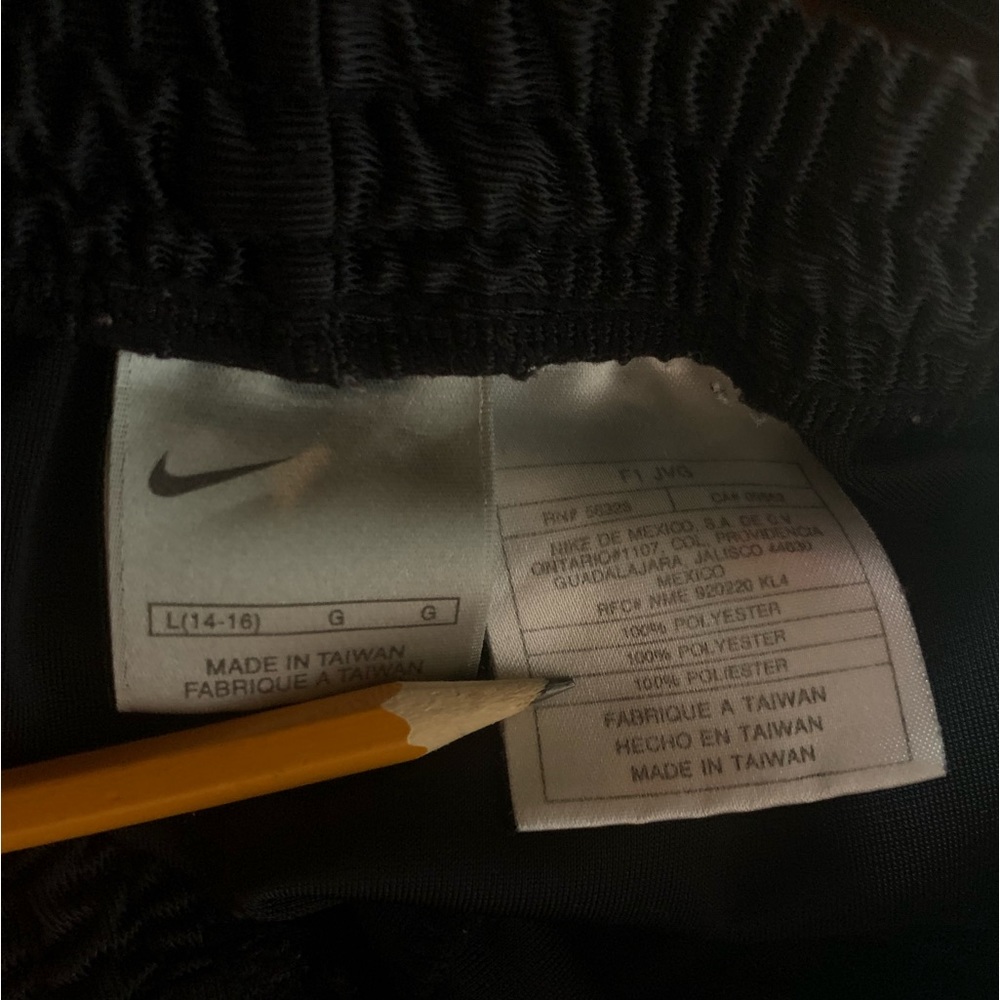 Nike shorts - Picture 3 of 3